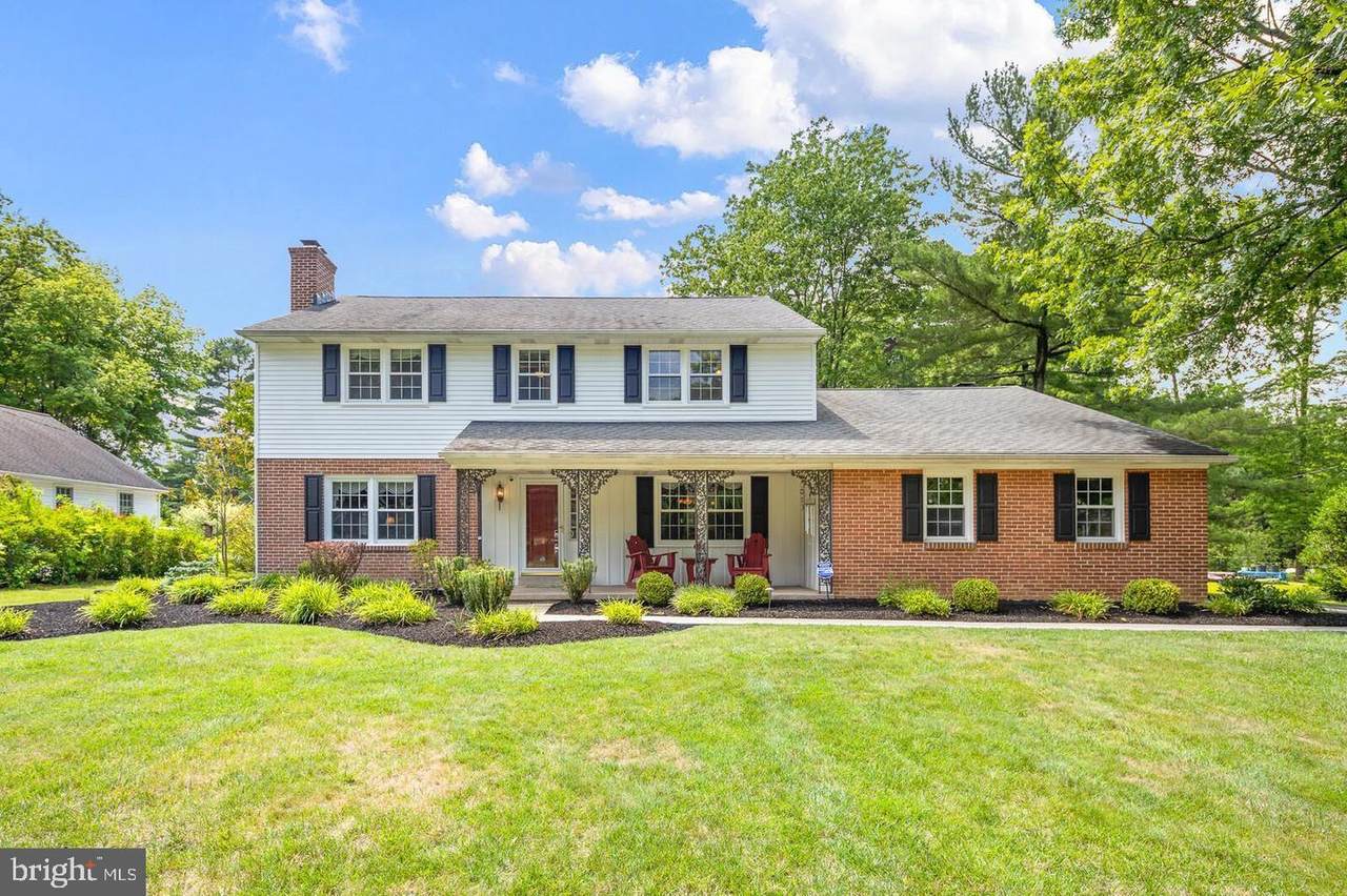 2614 Longwood Drive - Photo 1