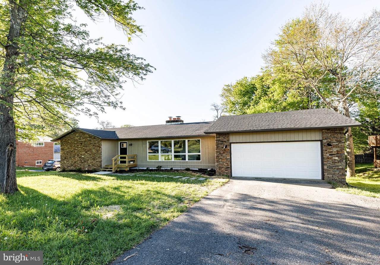 85 Bond Avenue - Photo 1