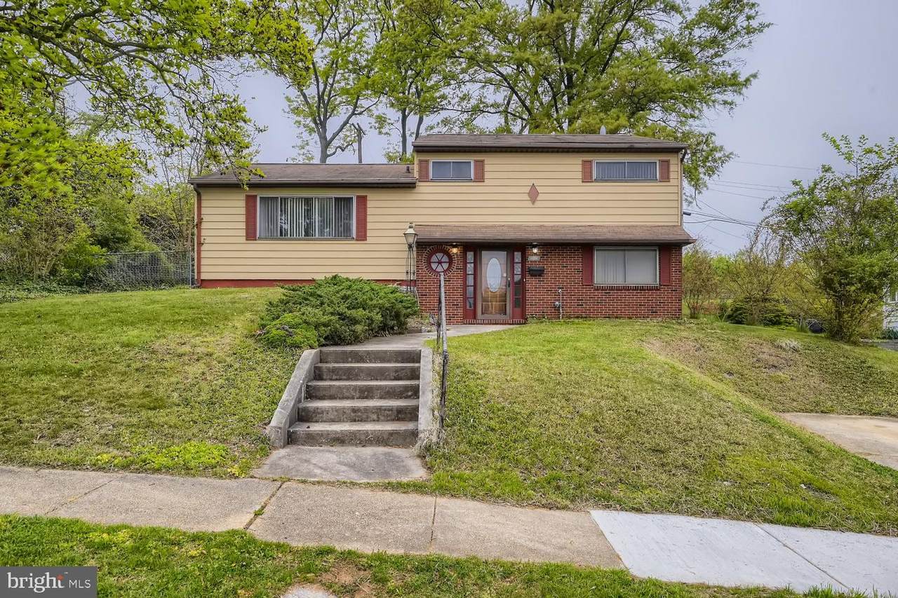 1104 Meadowlark Drive - Photo 1
