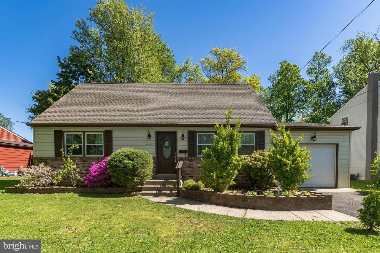 605 Sunset Avenue - Photo 1