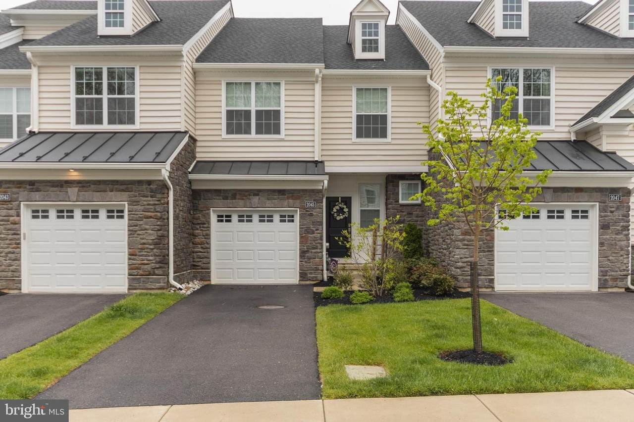 2045 Julia Drive - Photo 1
