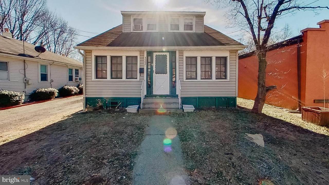 1335 Nottingham Way - Photo 1