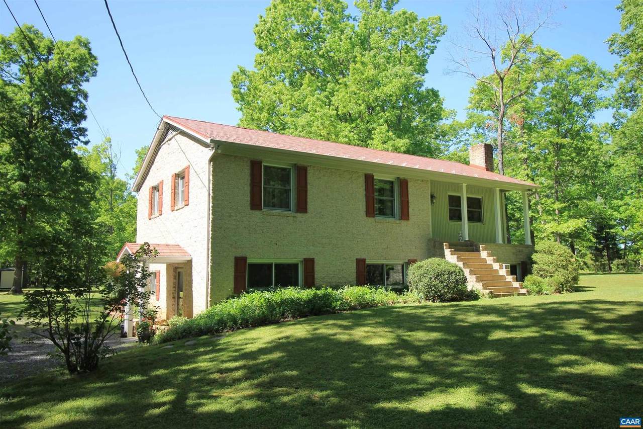 112 Lone Wolf Rd - Photo 1