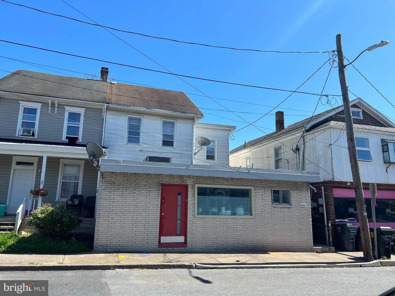 2633 Booser Avenue - Photo 1