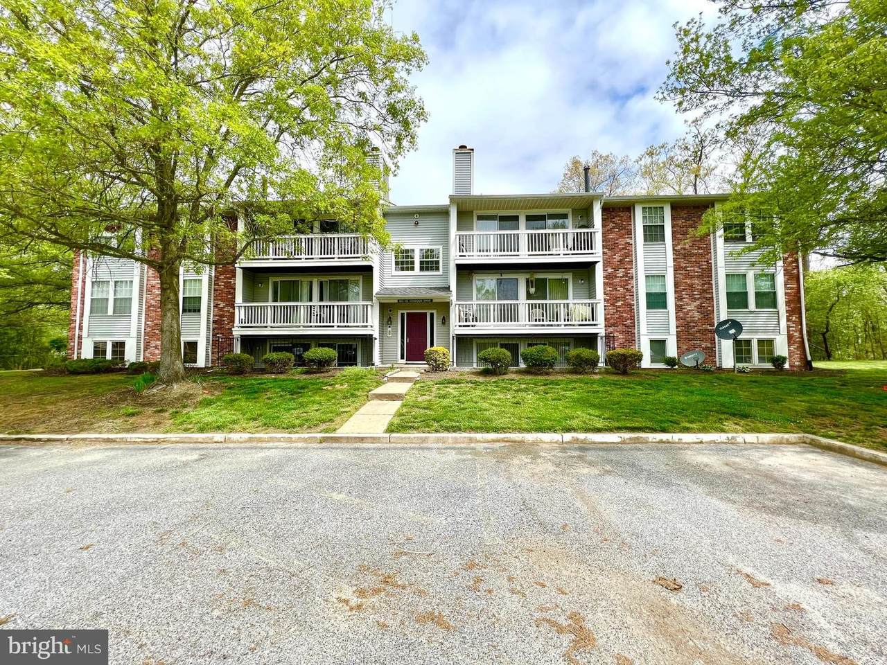 115 Kenwood Drive - Photo 1