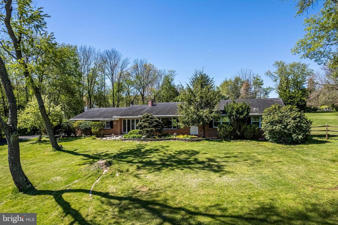 251 Shadynook Road - Photo 1