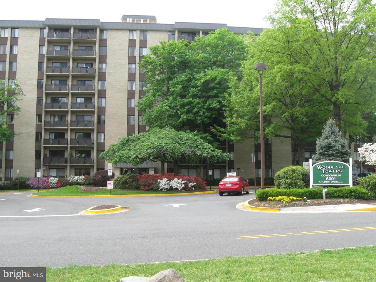 6001 Arlington Boulevard - Photo 1