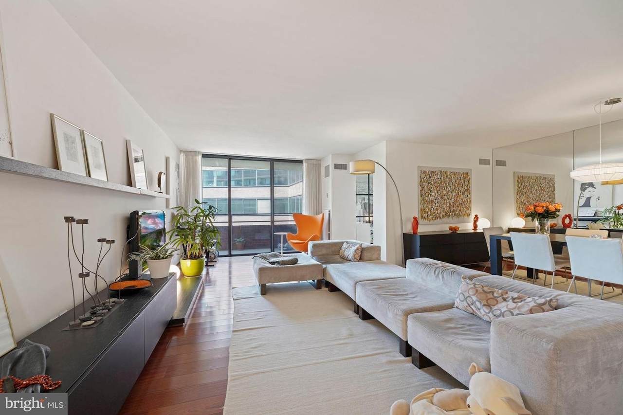 2555 Pennsylvania Avenue - Photo 1