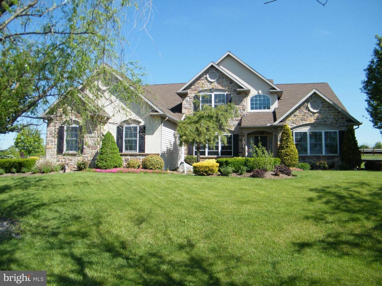 129 Robby Drive - Photo 1