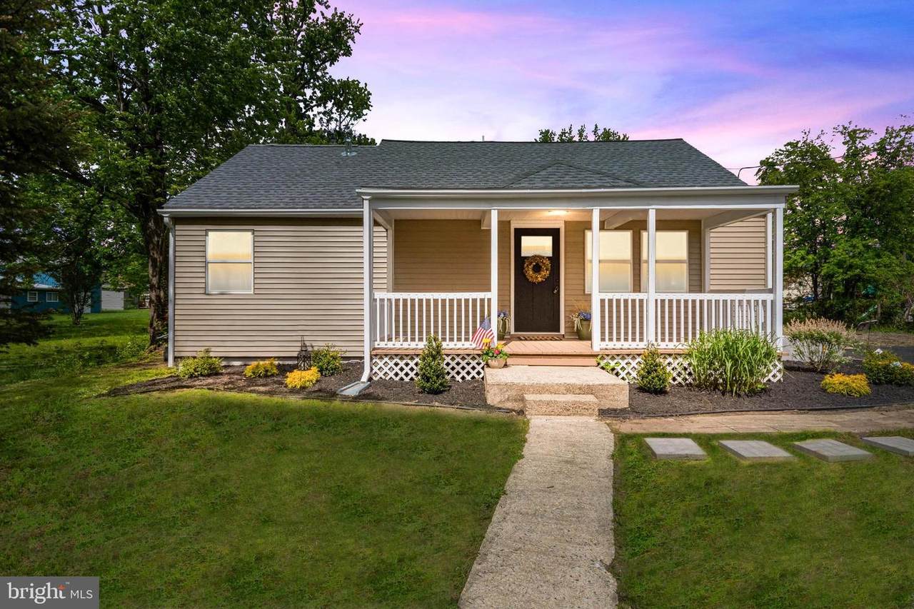 325 Hook Road - Photo 1