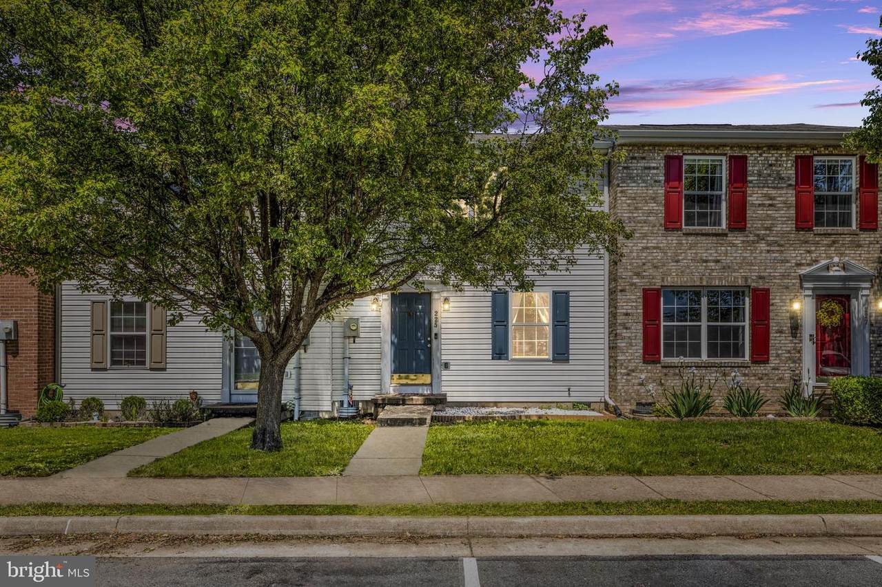 225 Surrey Club Ln - Photo 1