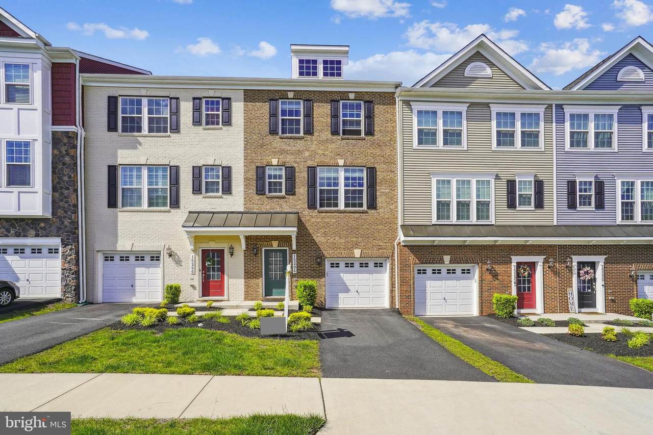 15294 Westham Court - Photo 1