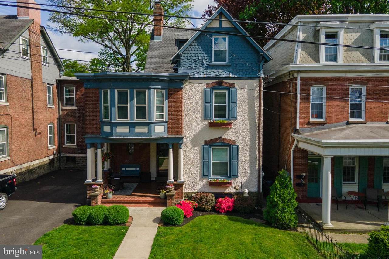 104 Rochelle Avenue - Photo 1
