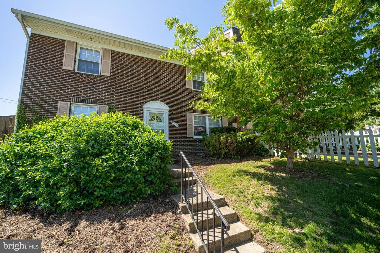 9904 Hagel Circle - Photo 1