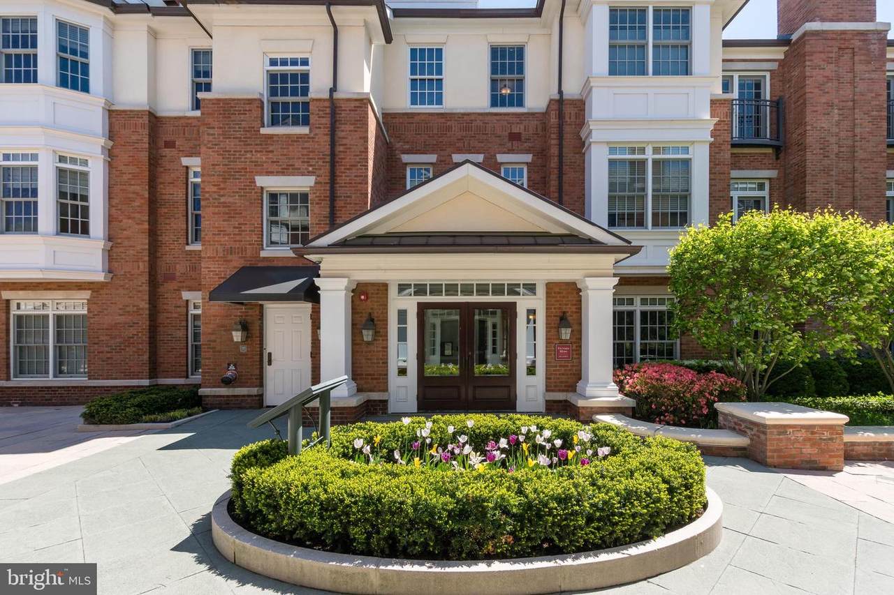 221 Victoria Mews - Photo 1