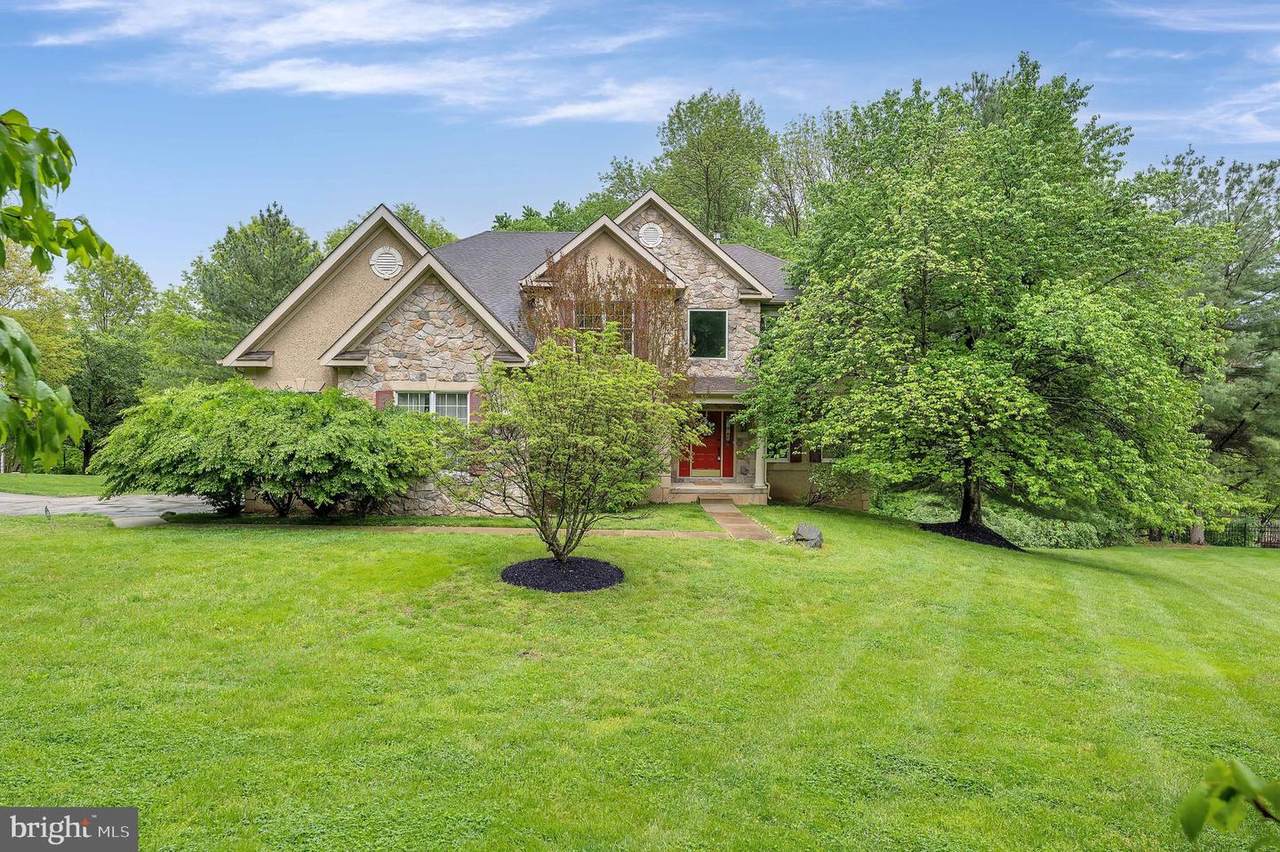 22 Stoney Brook Boulevard - Photo 1