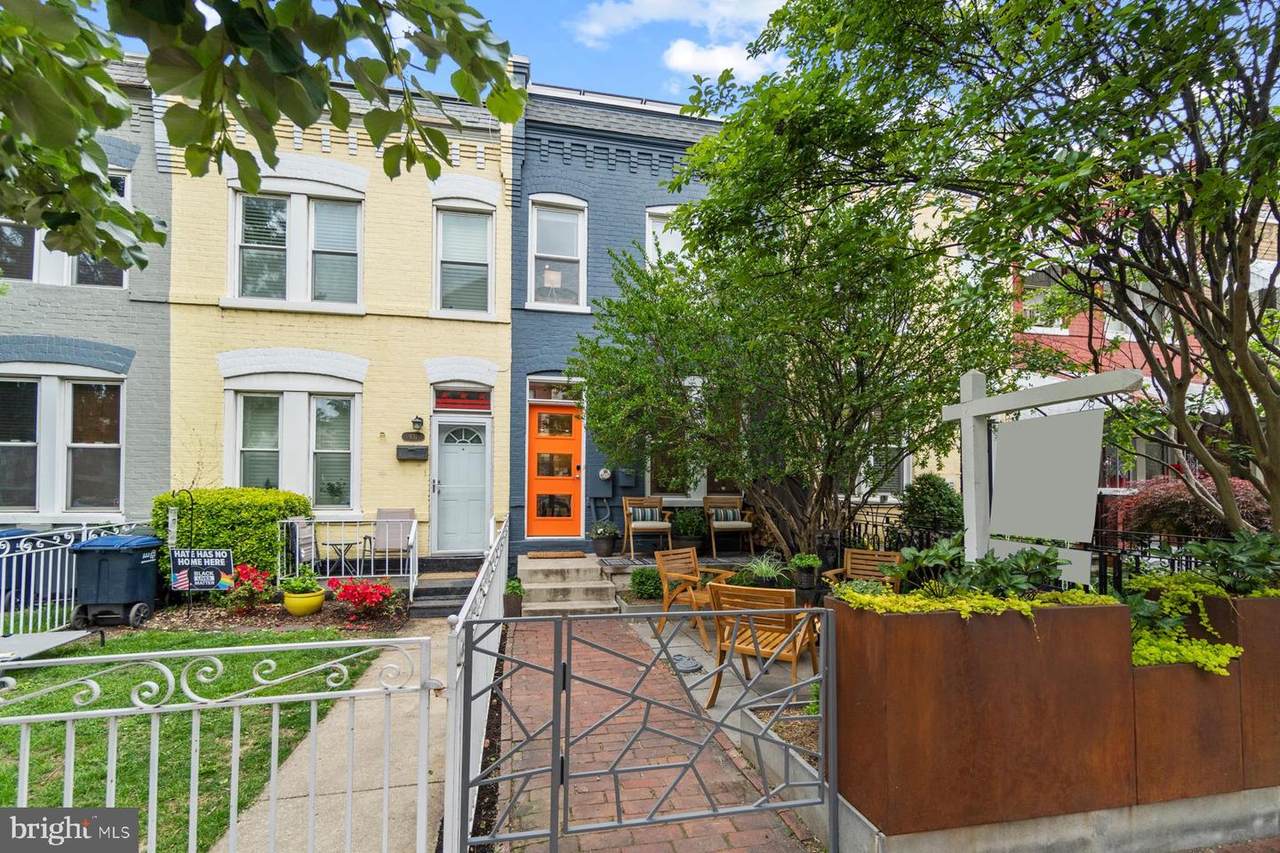 929 5TH Street - Photo 1