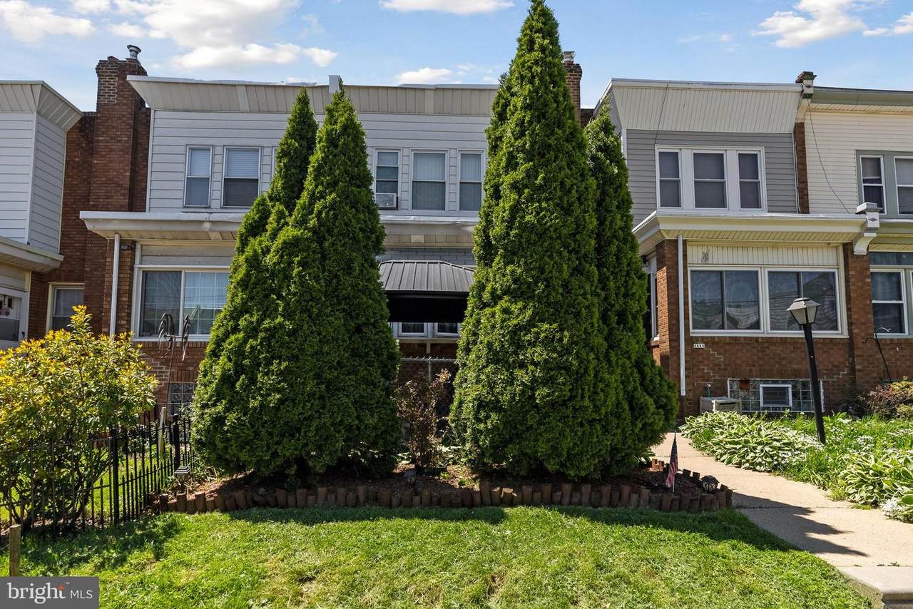 1118 Bridge Street - Photo 1
