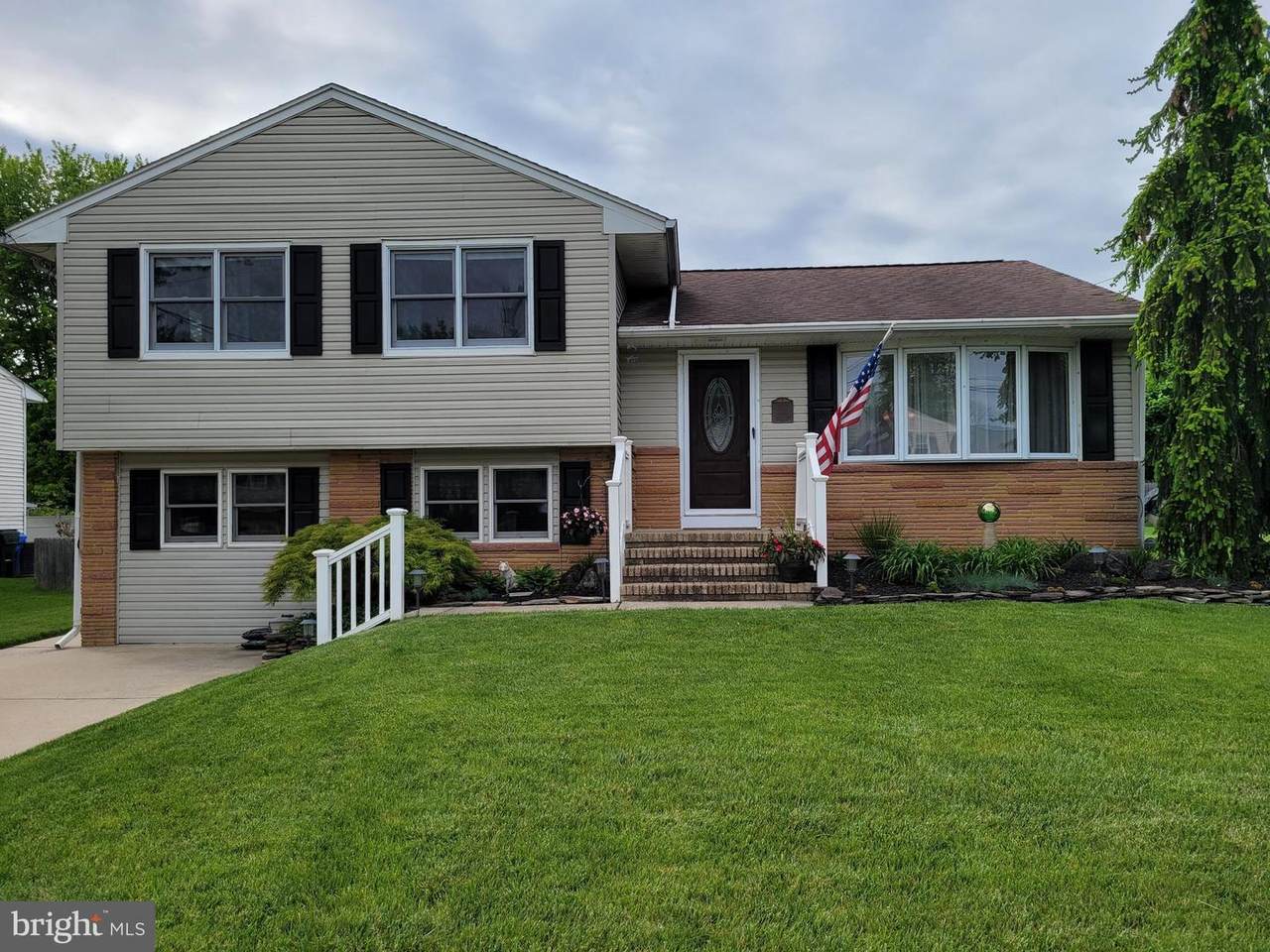 7 Lexington Road - Photo 1