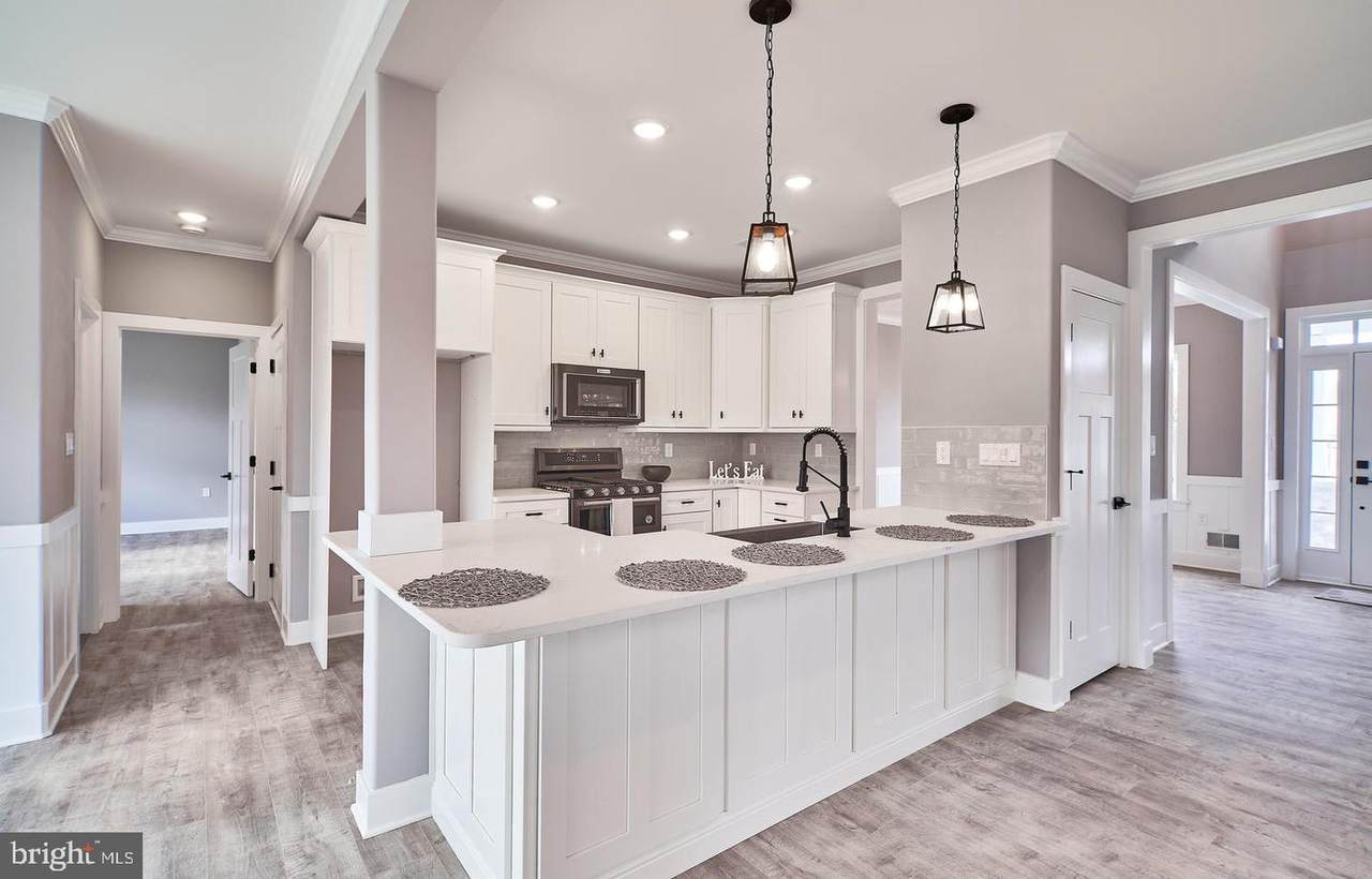 1218 Steamer Avenue - Photo 1