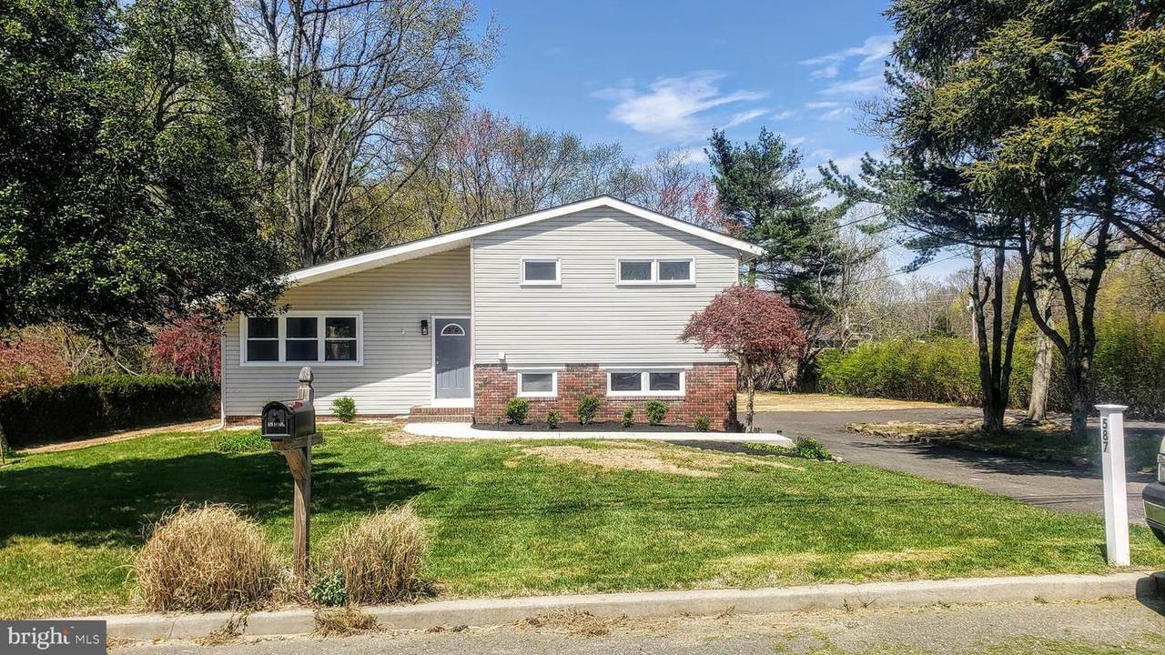 587 Irving Avenue - Photo 1