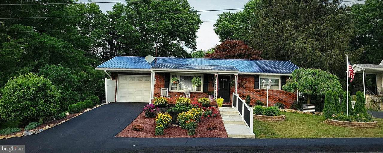 129 Line Street - Photo 1