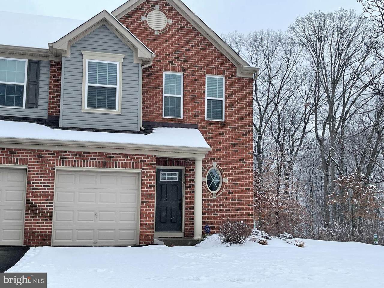 112 Sundance Drive - Photo 1