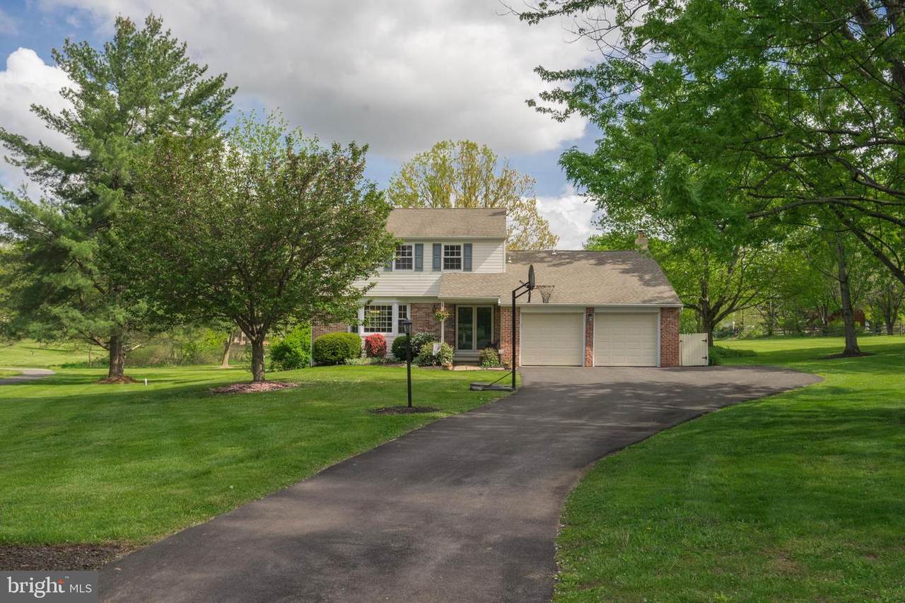 886 Spruce Circle - Photo 1