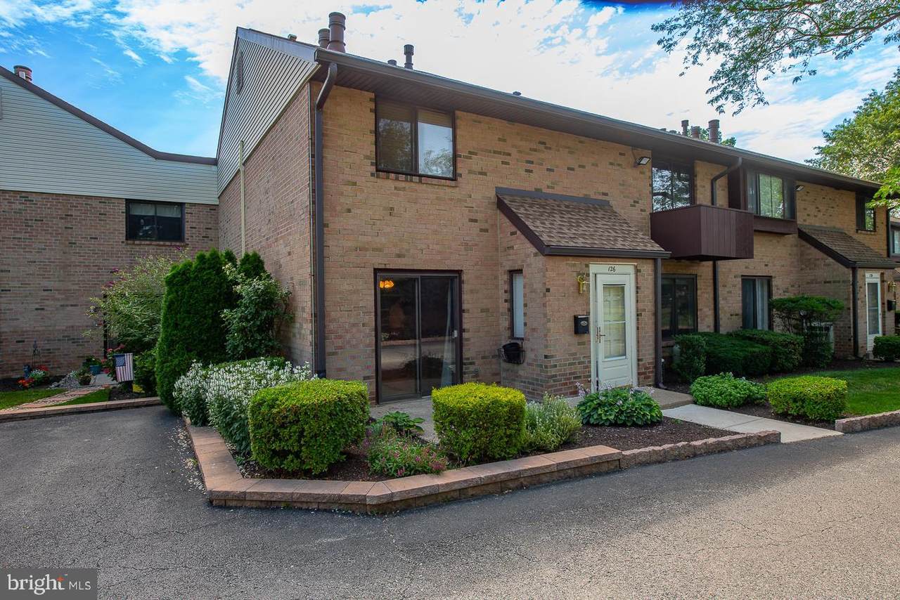 700 Ardmore Ave. - Photo 1