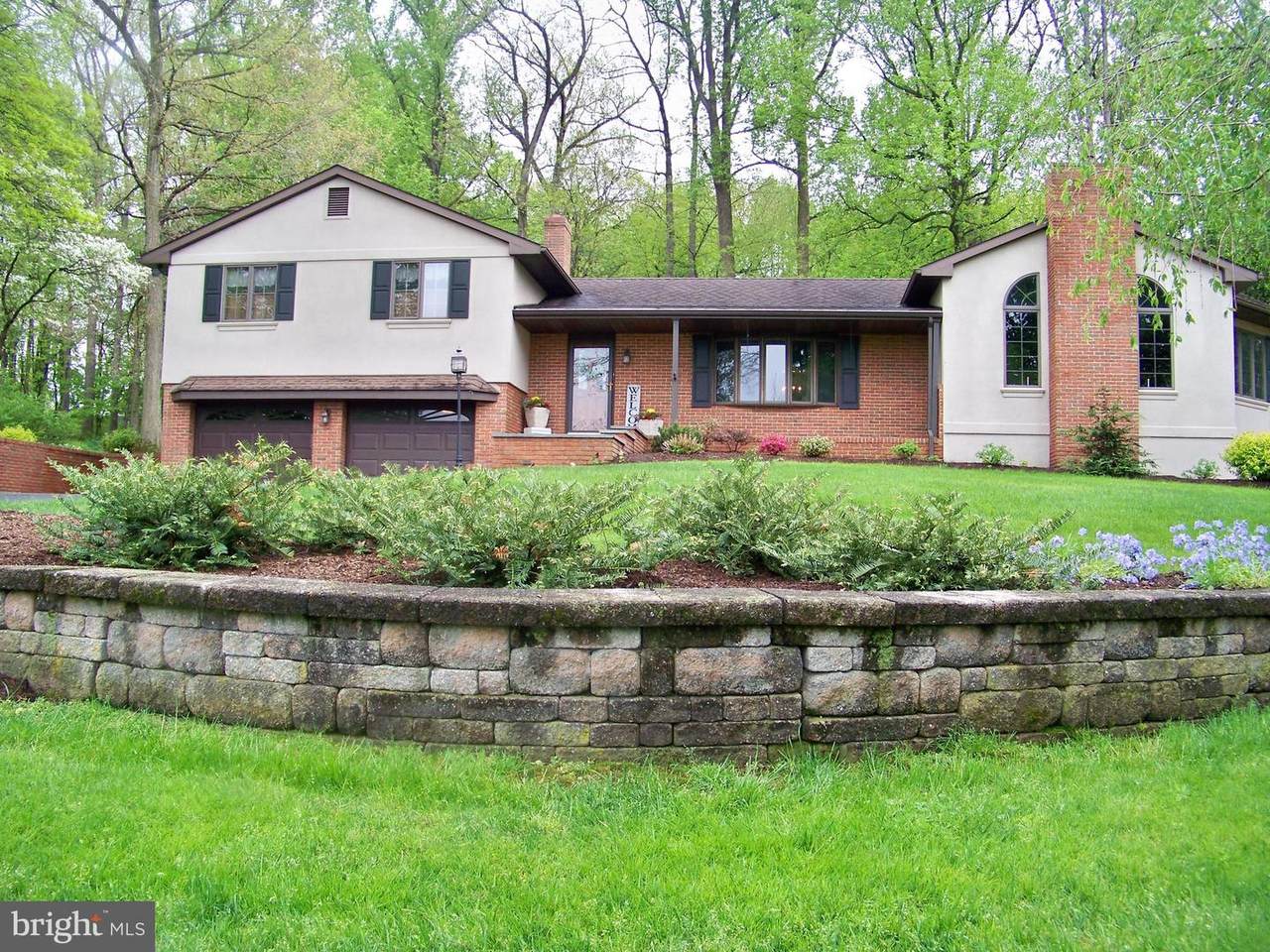 15 Blackburn Road - Photo 1