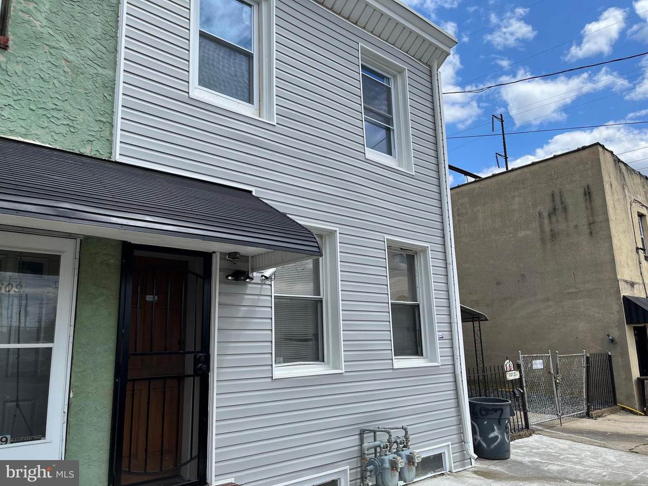 607 Barclay Street - Photo 1