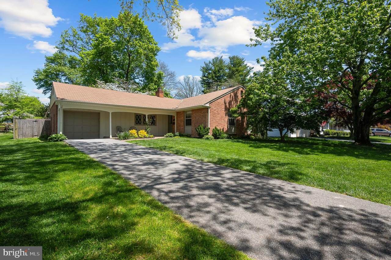 120 Dickinson Lane - Photo 1