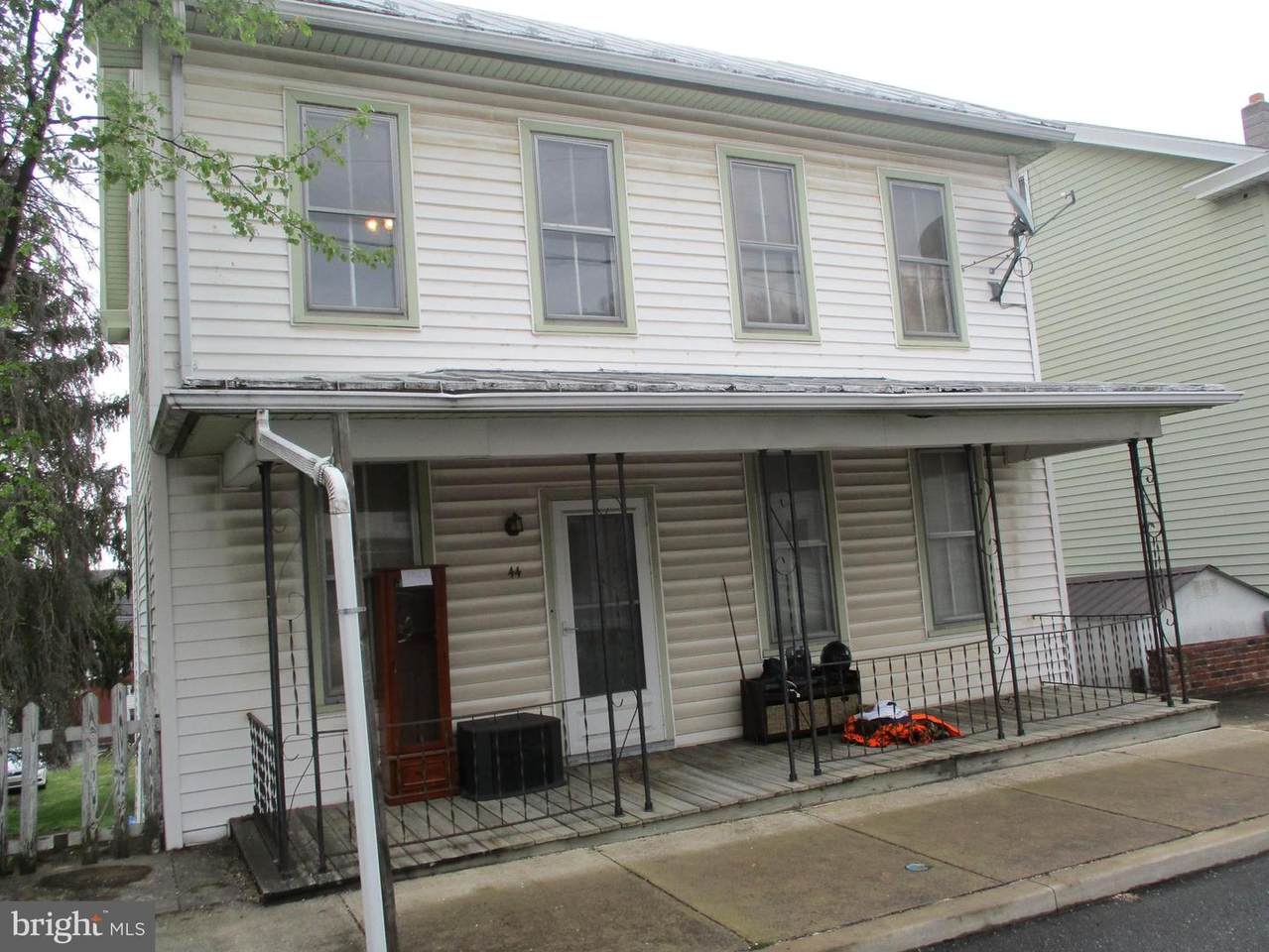 44 5TH Street - Photo 1