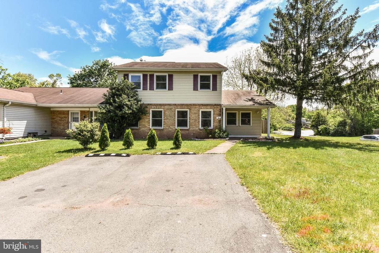 400 Harding Court - Photo 1