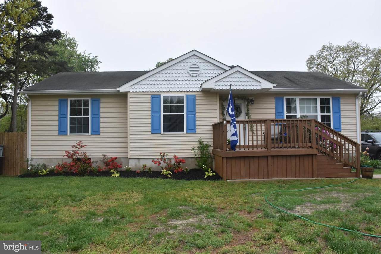 800 Sixsmith Street - Photo 1