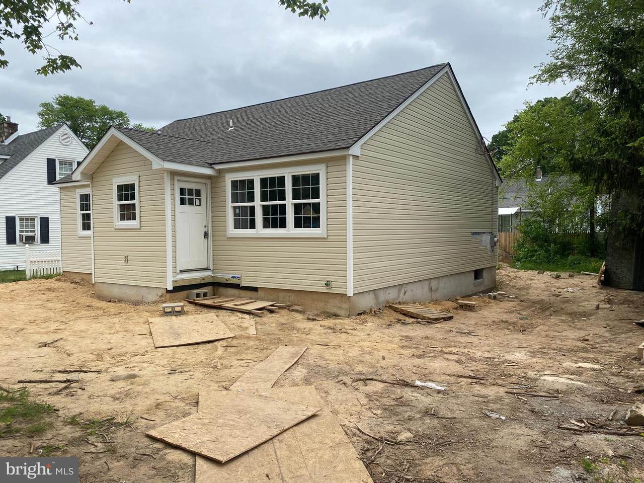 2512 Wood Avenue - Photo 1