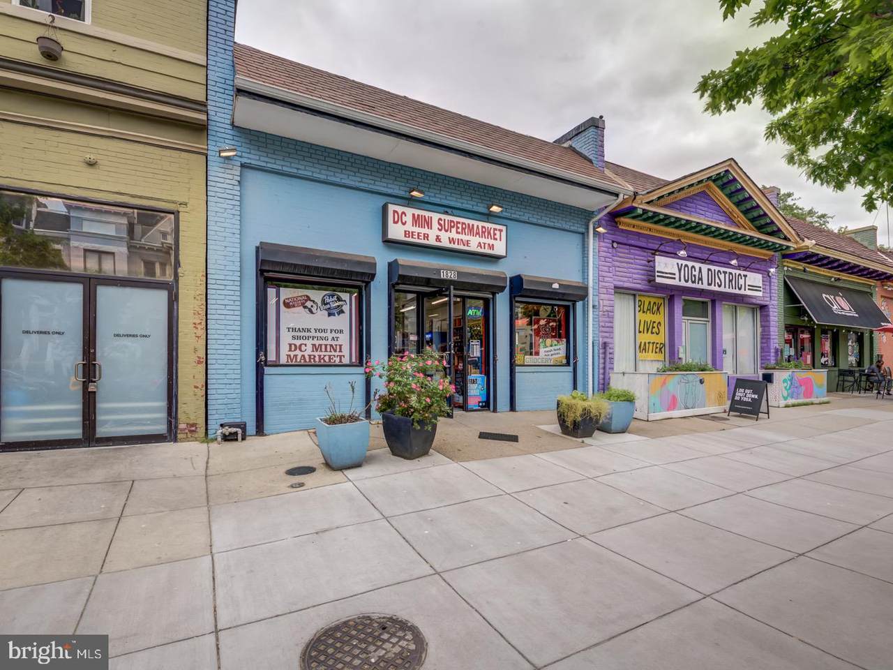 1828 1ST Street - Photo 1