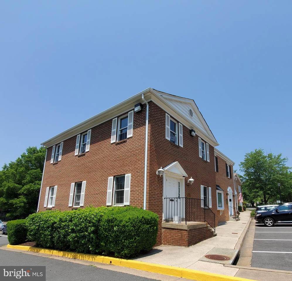 4024 Williamsburg Court - Photo 1