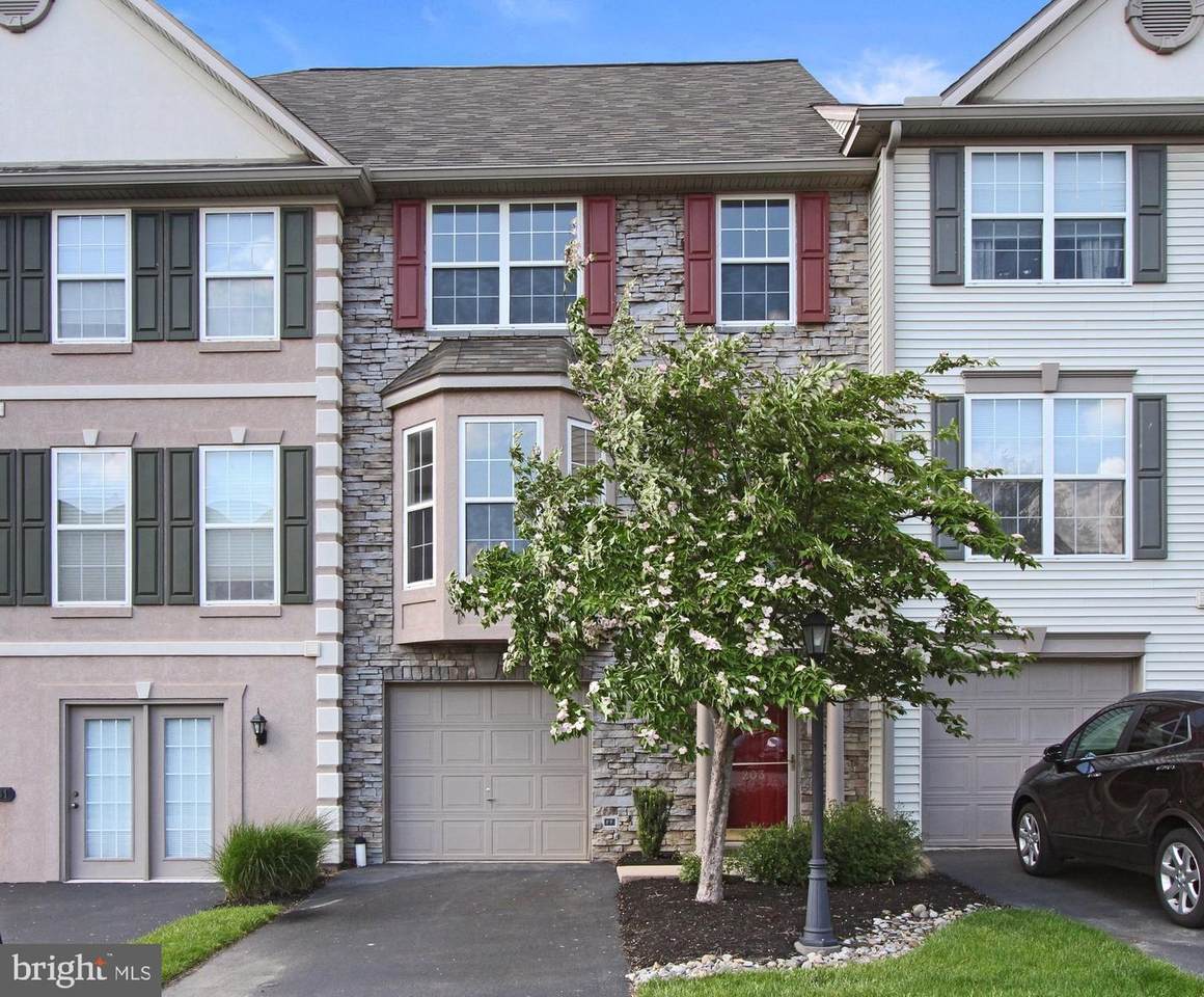 203 Wheatfield Way - Photo 1