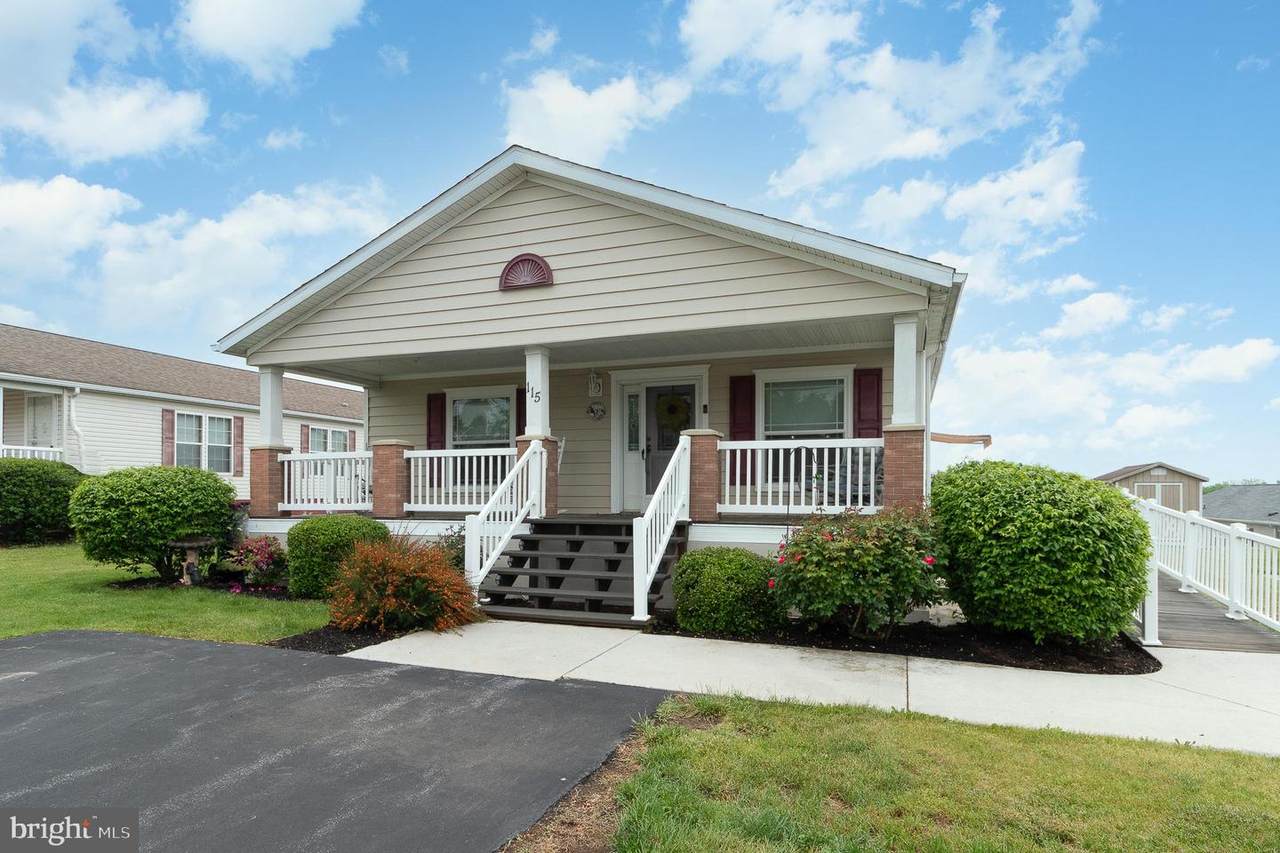 115 Oriole Drive - Photo 1