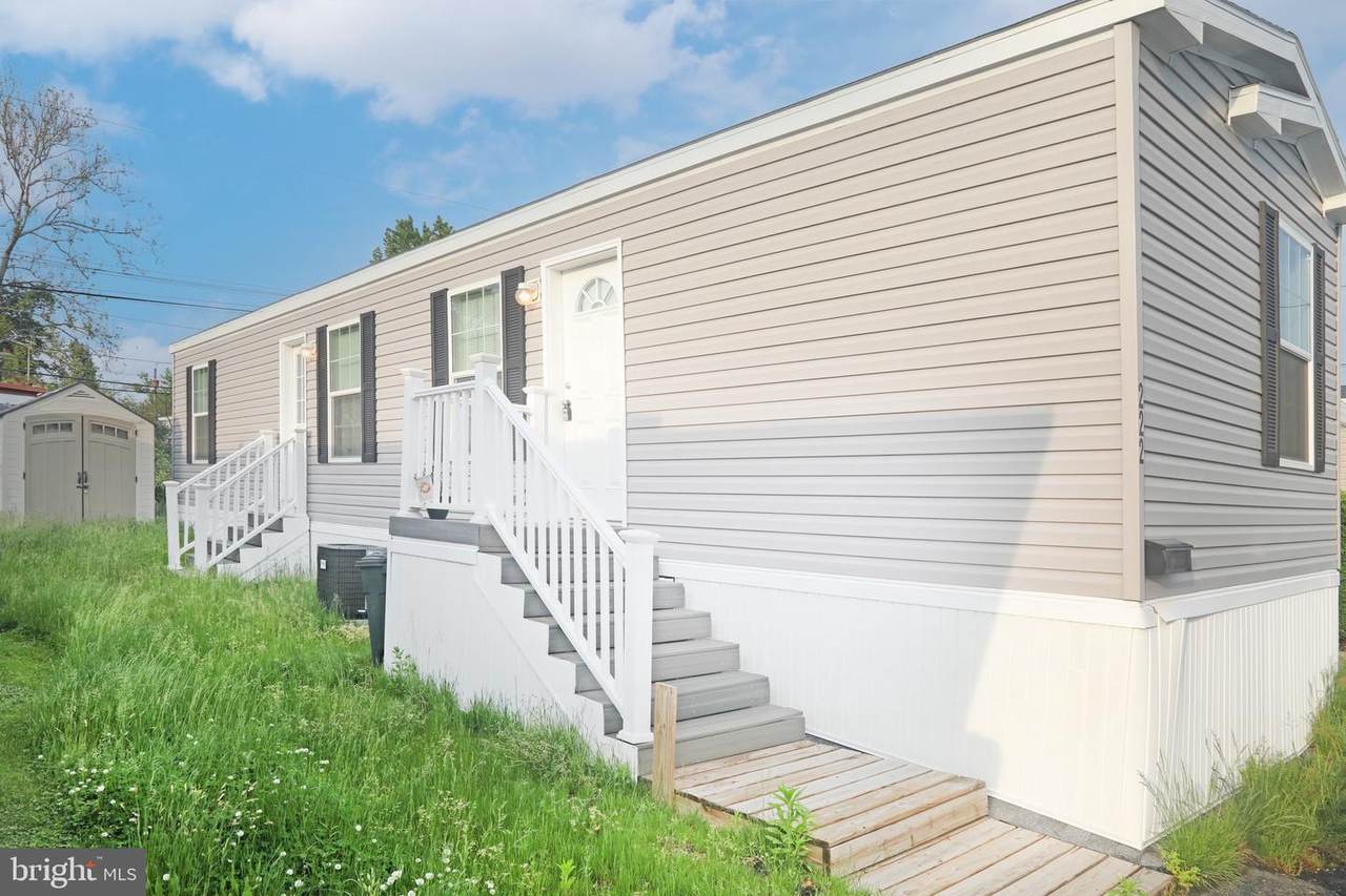 1405 Farrell Avenue - Photo 1