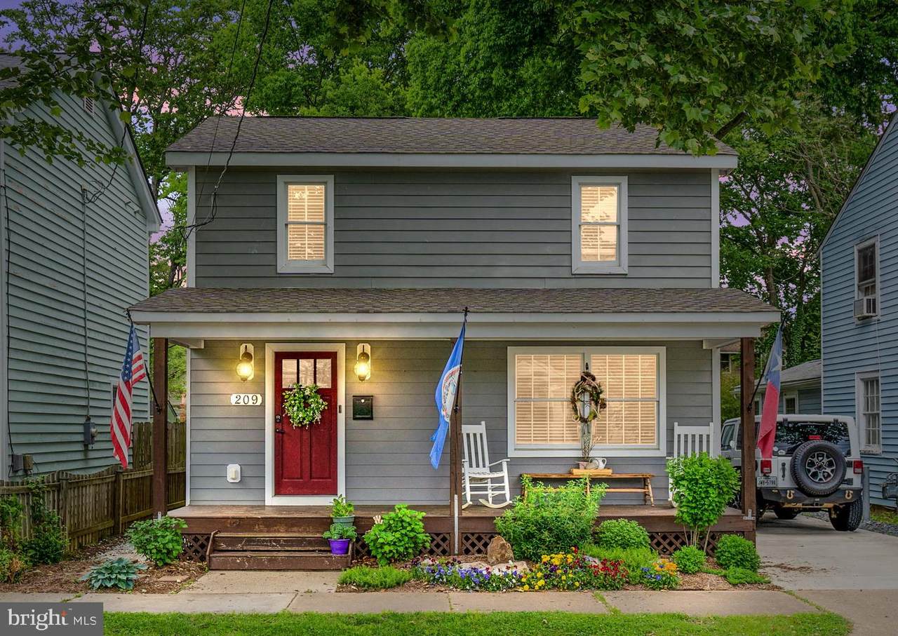 209 Prince Edward Street - Photo 1