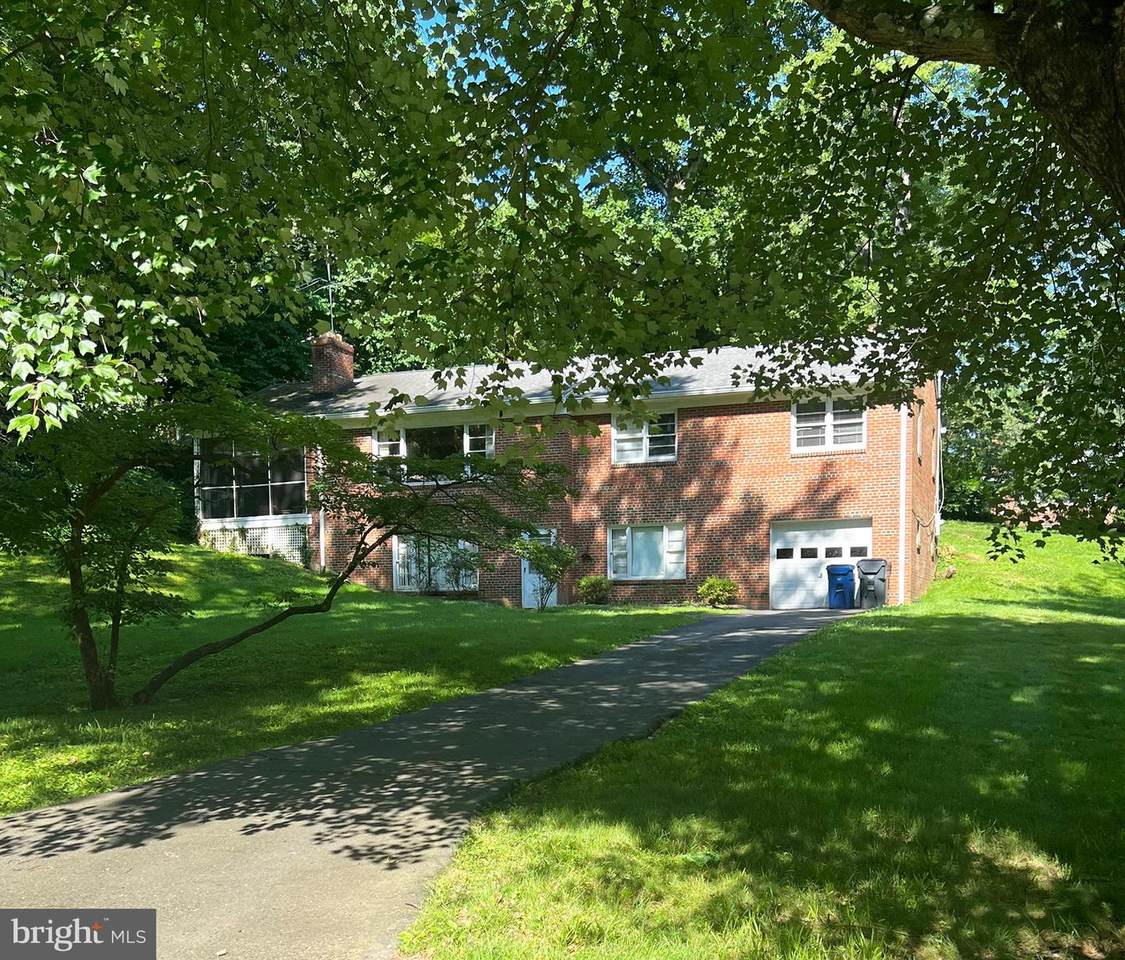 1713 Fairview Avenue - Photo 1