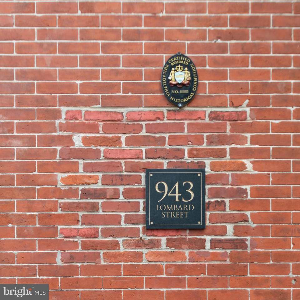 943 Lombard Street - Photo 1