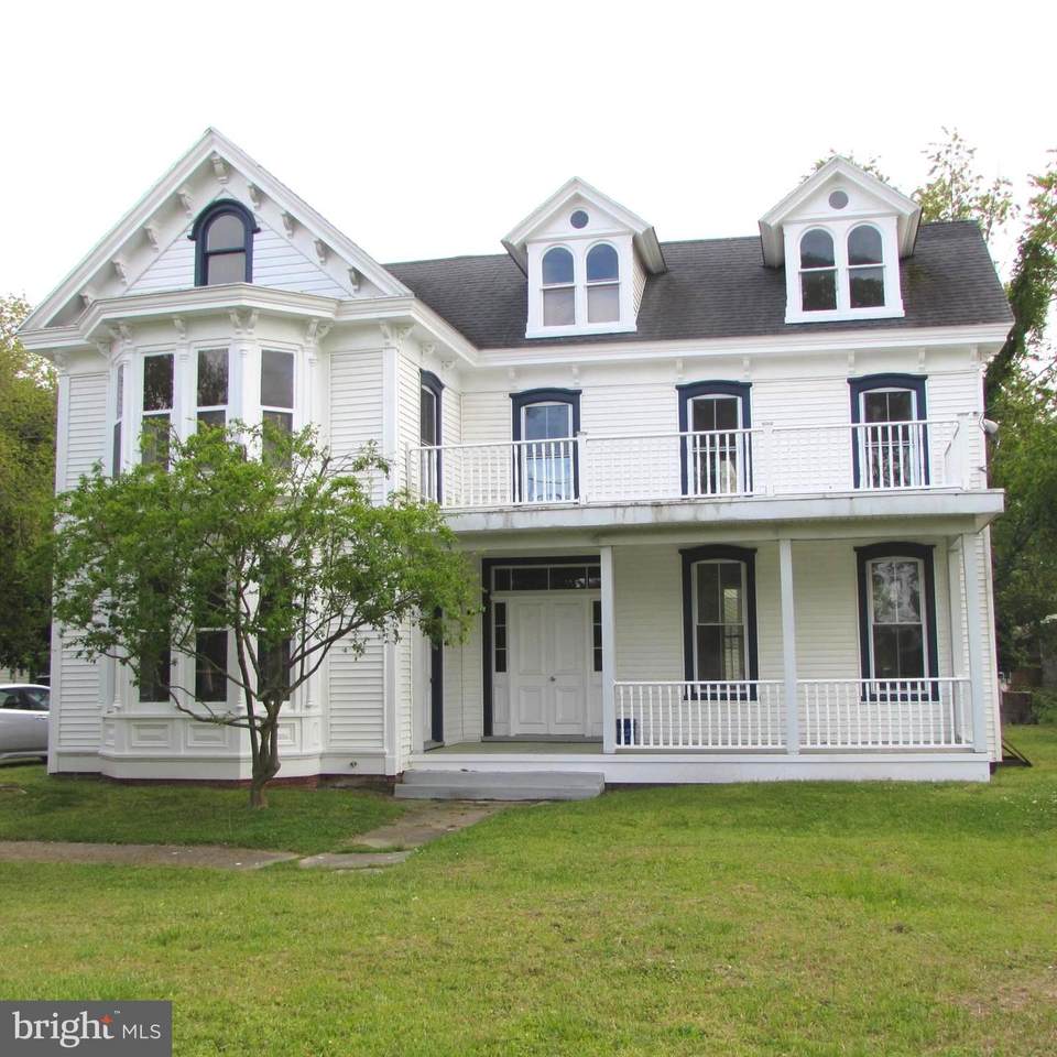 168 Main - Photo 1