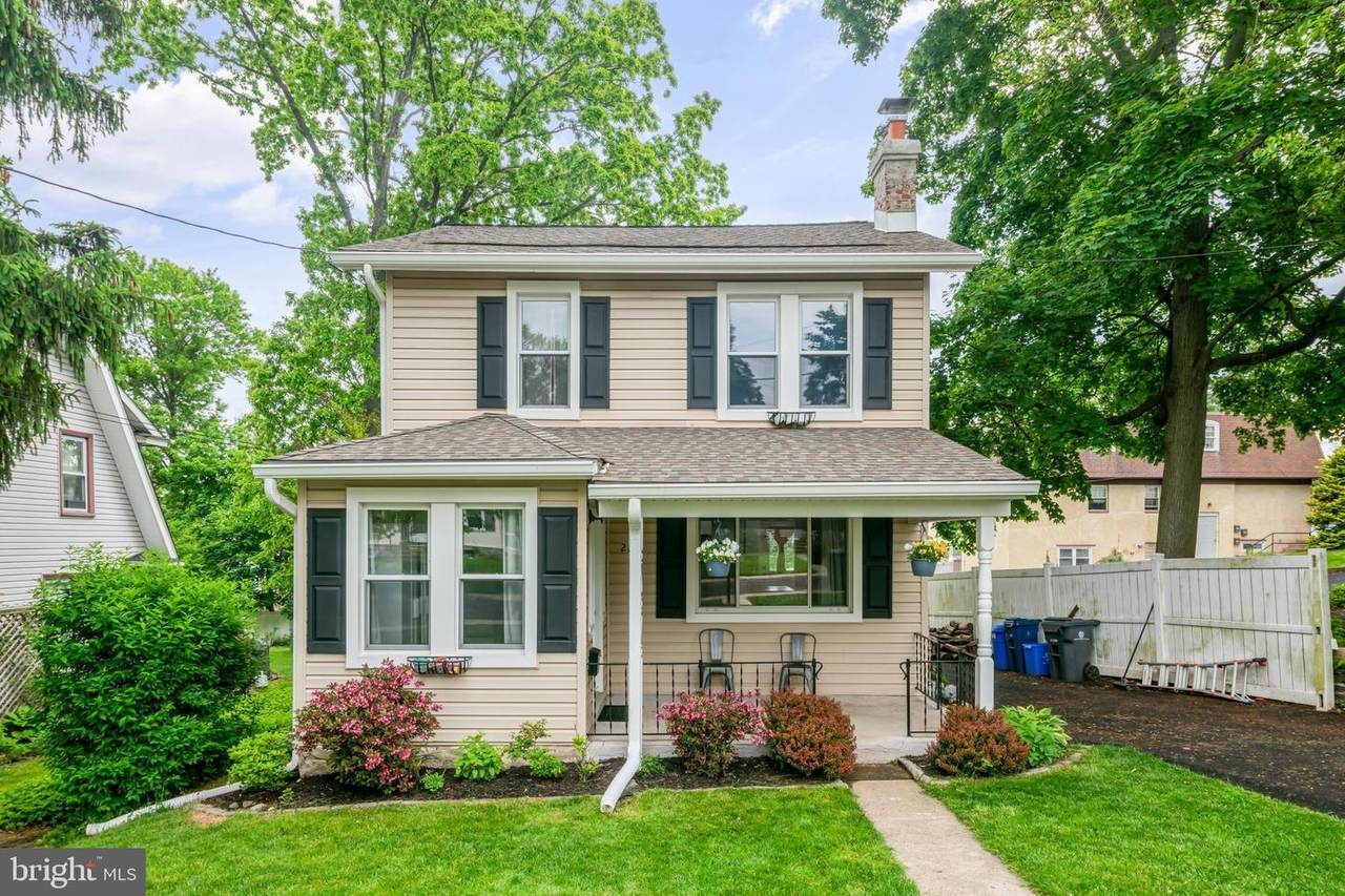 2115 Maplewood Avenue - Photo 1