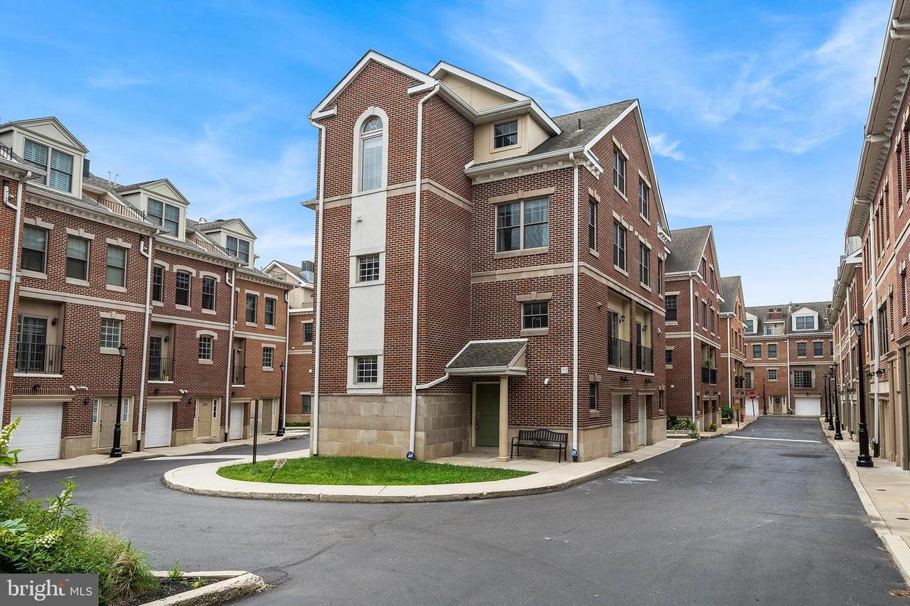 862 Independence Court - Photo 1