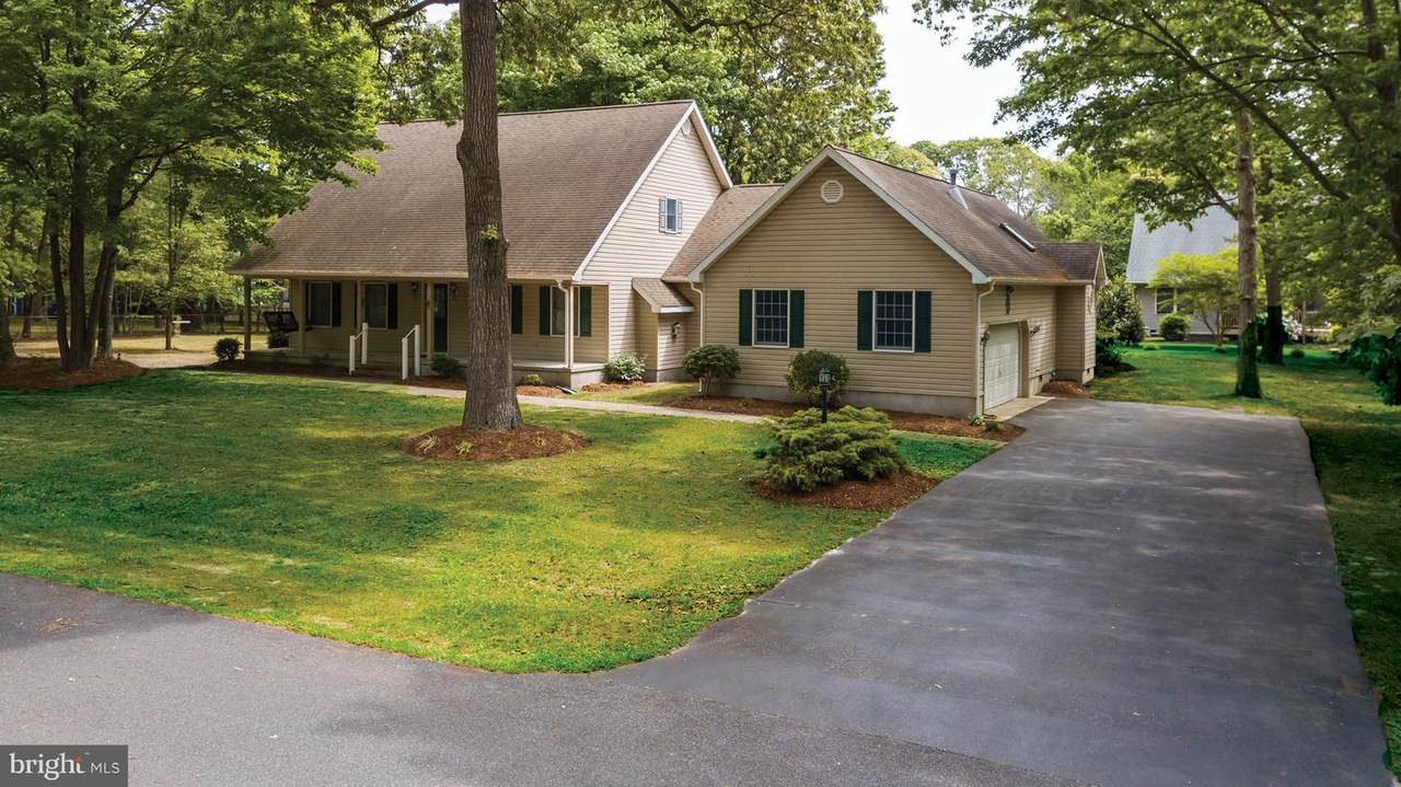 10 Manor Drive - Photo 1