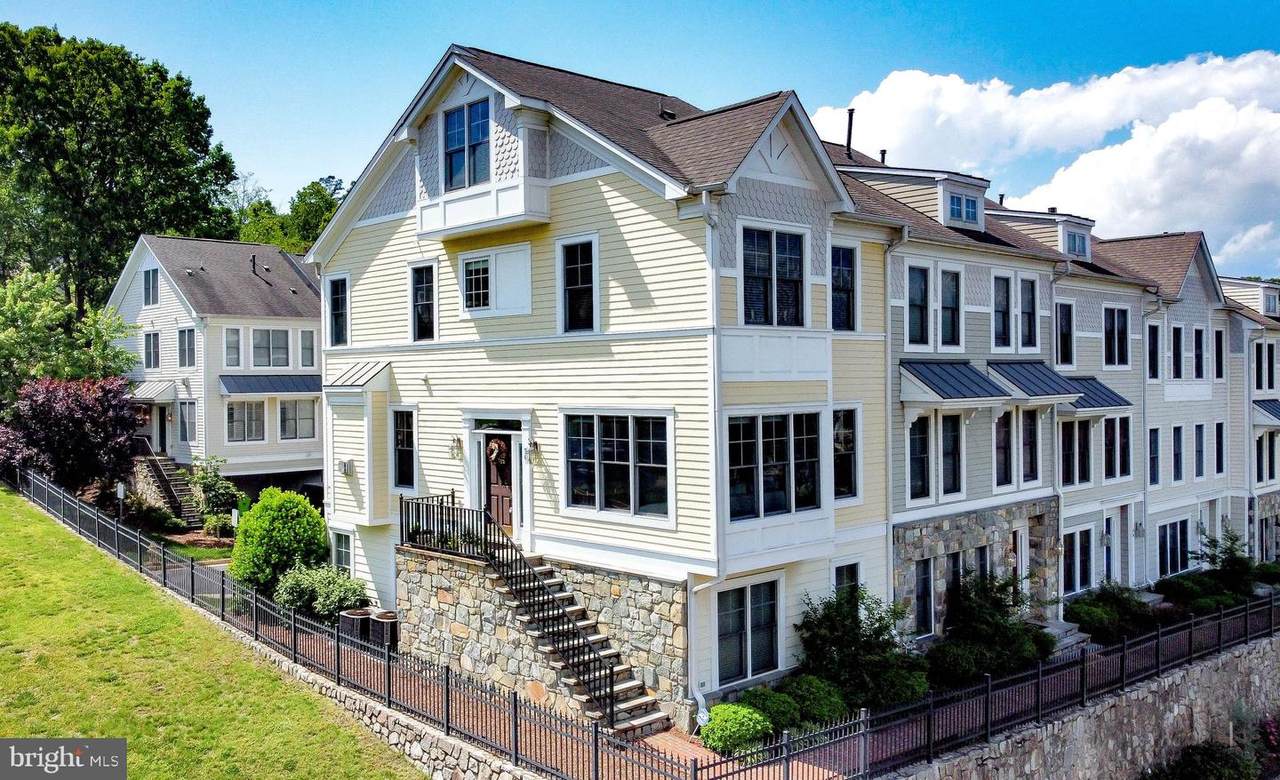 86 Washington Street - Photo 1