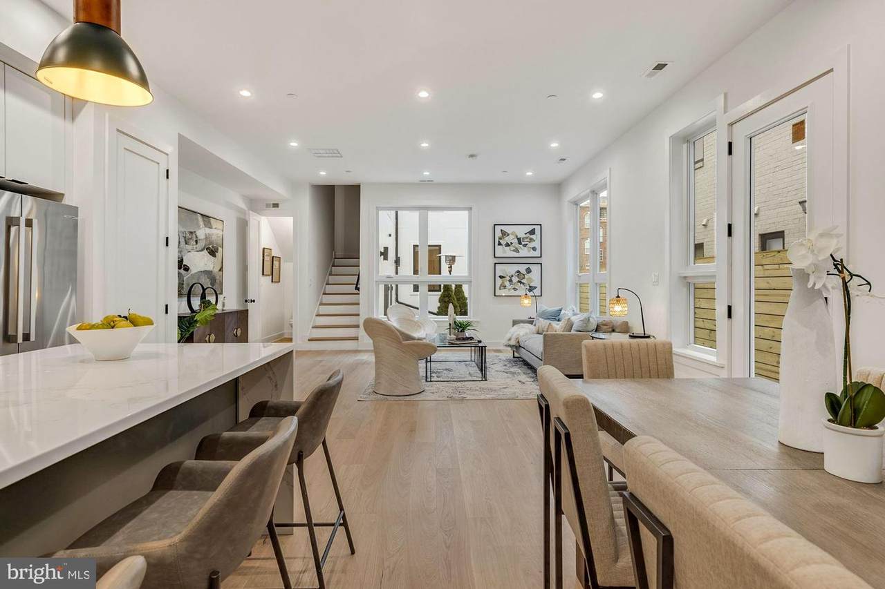 721 Kenyon Street - Photo 1